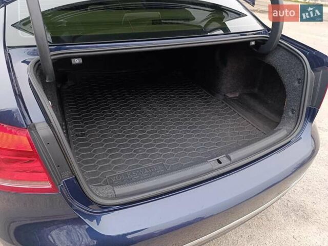 Синій Фольксваген Пассат, об'ємом двигуна 1.8 л та пробігом 160 тис. км за 12300 $, фото 7 на Automoto.ua