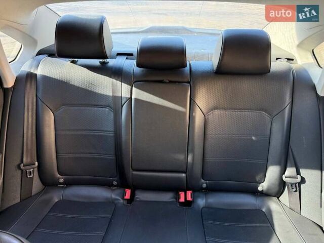 Синій Фольксваген Пассат, об'ємом двигуна 1.8 л та пробігом 222 тис. км за 10999 $, фото 17 на Automoto.ua