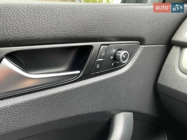 Синий Фольксваген Пассат, объемом двигателя 1.8 л и пробегом 163 тыс. км за 8500 $, фото 20 на Automoto.ua