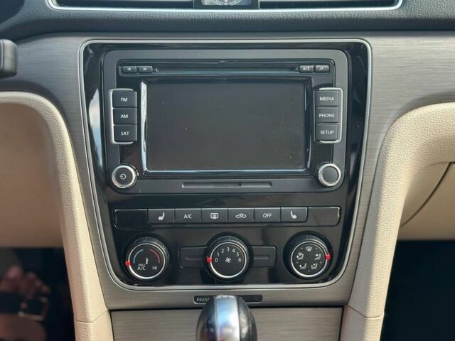 Синий Фольксваген Пассат, объемом двигателя 2 л и пробегом 186 тыс. км за 12800 $, фото 5 на Automoto.ua