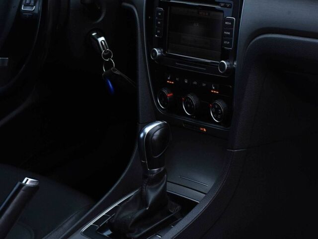 Синий Фольксваген Пассат, объемом двигателя 2 л и пробегом 269 тыс. км за 11299 $, фото 12 на Automoto.ua