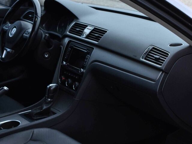 Синий Фольксваген Пассат, объемом двигателя 2 л и пробегом 269 тыс. км за 11299 $, фото 10 на Automoto.ua