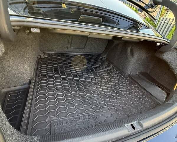 Синий Фольксваген Пассат, объемом двигателя 2 л и пробегом 223 тыс. км за 11500 $, фото 18 на Automoto.ua