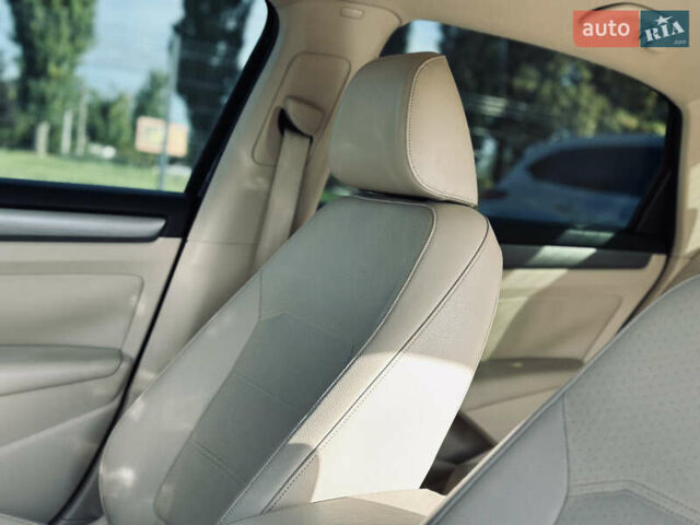 Синий Фольксваген Пассат, объемом двигателя 1.97 л и пробегом 265 тыс. км за 9899 $, фото 14 на Automoto.ua