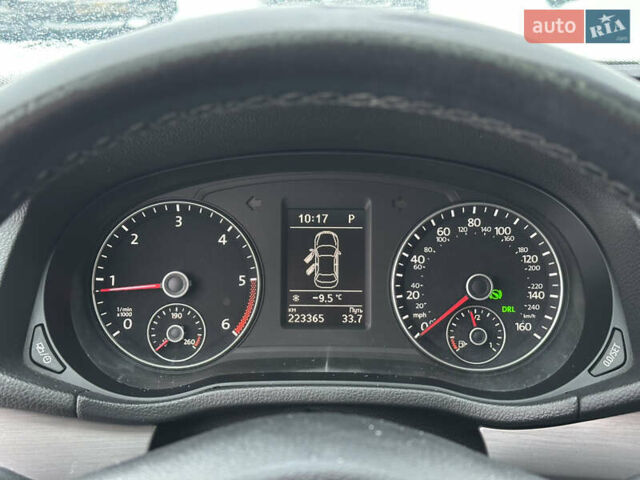 Синий Фольксваген Пассат, объемом двигателя 1.97 л и пробегом 220 тыс. км за 11800 $, фото 27 на Automoto.ua