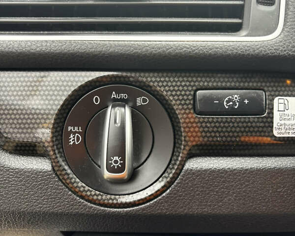 Синій Фольксваген Пассат, об'ємом двигуна 2 л та пробігом 262 тис. км за 11500 $, фото 9 на Automoto.ua