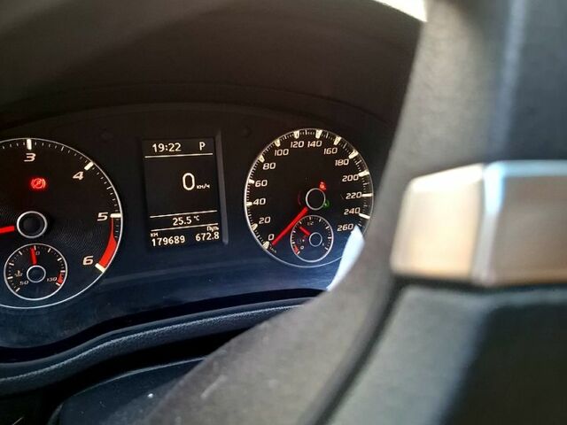 Синий Фольксваген Пассат, объемом двигателя 2 л и пробегом 179 тыс. км за 12000 $, фото 2 на Automoto.ua