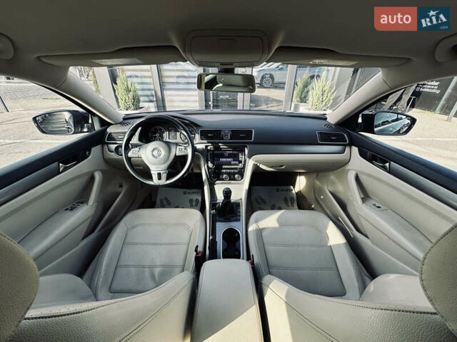 Синий Фольксваген Пассат, объемом двигателя 1.97 л и пробегом 265 тыс. км за 9899 $, фото 7 на Automoto.ua