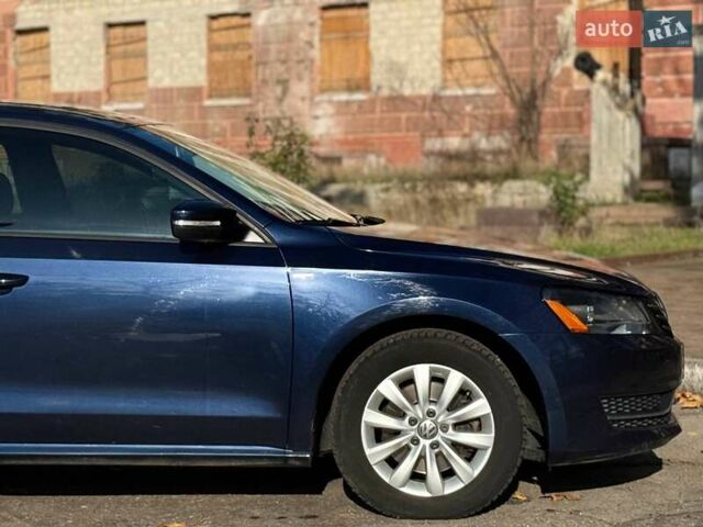 Синій Фольксваген Пассат, об'ємом двигуна 1.8 л та пробігом 222 тис. км за 10999 $, фото 10 на Automoto.ua