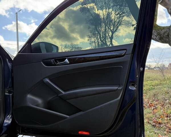 Синий Фольксваген Пассат, объемом двигателя 2 л и пробегом 255 тыс. км за 12650 $, фото 24 на Automoto.ua