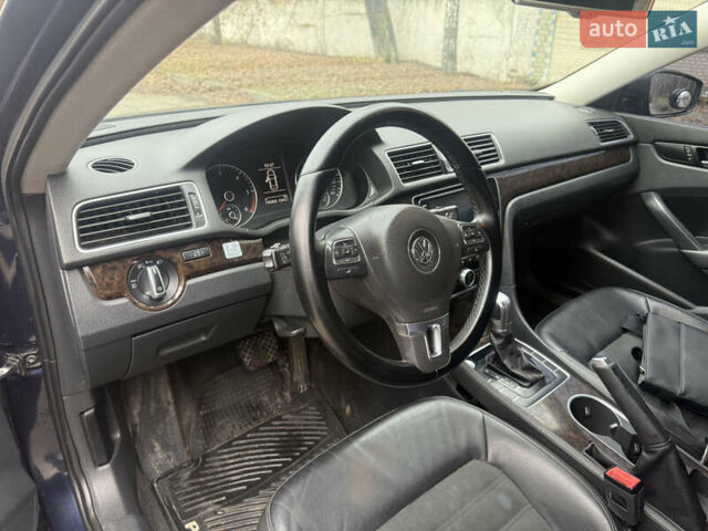 Синій Фольксваген Пассат, об'ємом двигуна 2 л та пробігом 195 тис. км за 12000 $, фото 9 на Automoto.ua