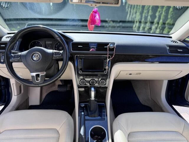 Синий Фольксваген Пассат, объемом двигателя 2 л и пробегом 260 тыс. км за 11900 $, фото 12 на Automoto.ua