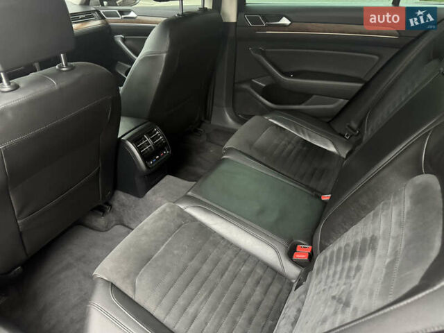 Синий Фольксваген Пассат, объемом двигателя 1.8 л и пробегом 270 тыс. км за 13999 $, фото 14 на Automoto.ua