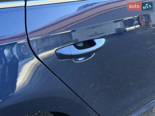 Синий Фольксваген Пассат, объемом двигателя 1.8 л и пробегом 229 тыс. км за 7999 $, фото 26 на Automoto.ua