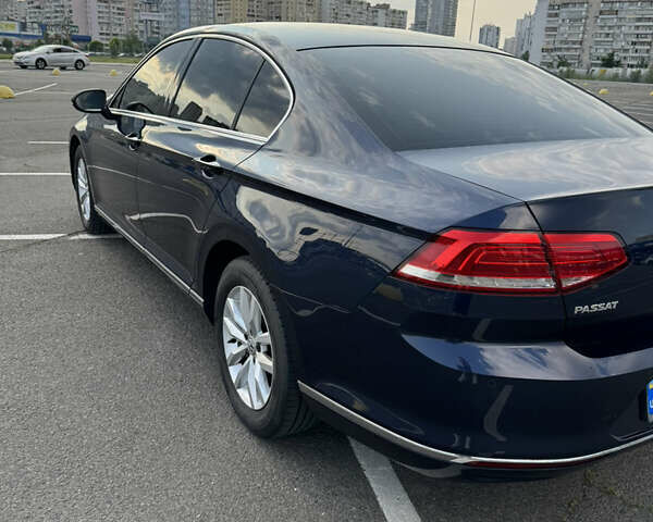Синий Фольксваген Пассат, объемом двигателя 1.97 л и пробегом 266 тыс. км за 14700 $, фото 6 на Automoto.ua