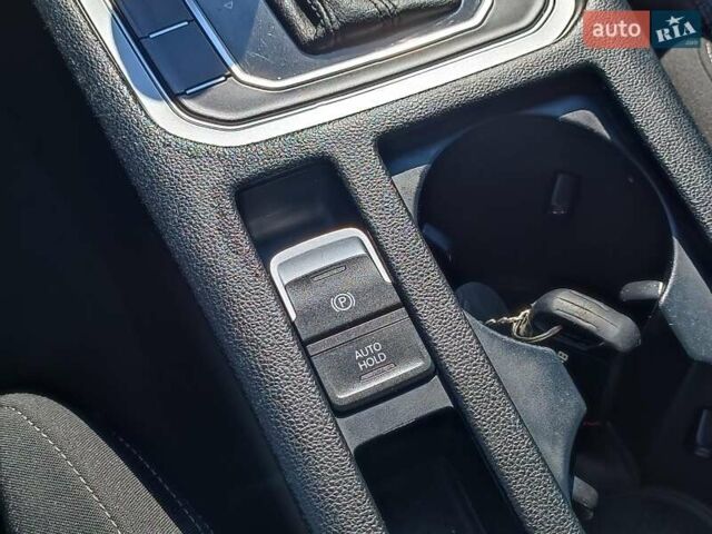 Синій Фольксваген Пассат, об'ємом двигуна 1.4 л та пробігом 96 тис. км за 17440 $, фото 17 на Automoto.ua