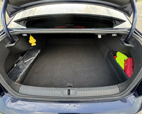 Синий Фольксваген Пассат, объемом двигателя 1.97 л и пробегом 266 тыс. км за 14700 $, фото 13 на Automoto.ua