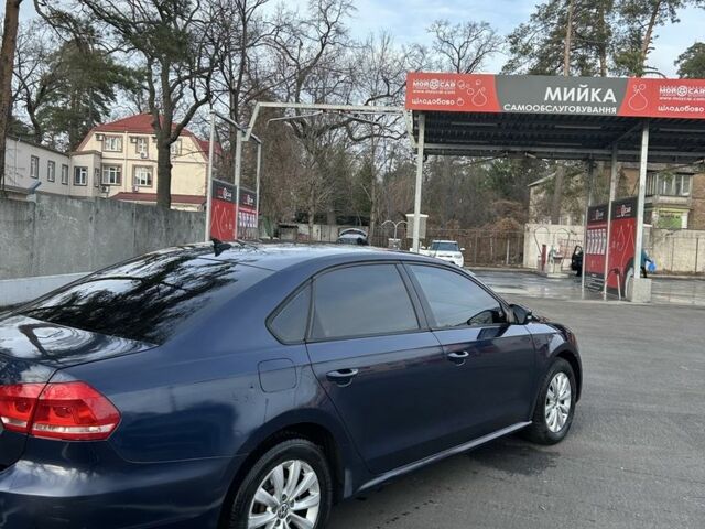 Синий Фольксваген Пассат, объемом двигателя 1.8 л и пробегом 238 тыс. км за 8000 $, фото 3 на Automoto.ua