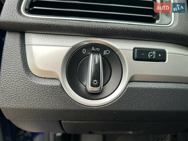 Синій Фольксваген Пассат, об'ємом двигуна 1.8 л та пробігом 112 тис. км за 12400 $, фото 29 на Automoto.ua