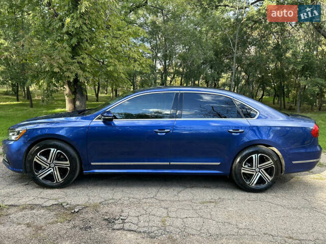 Синій Фольксваген Пассат, об'ємом двигуна 1.8 л та пробігом 112 тис. км за 12400 $, фото 5 на Automoto.ua