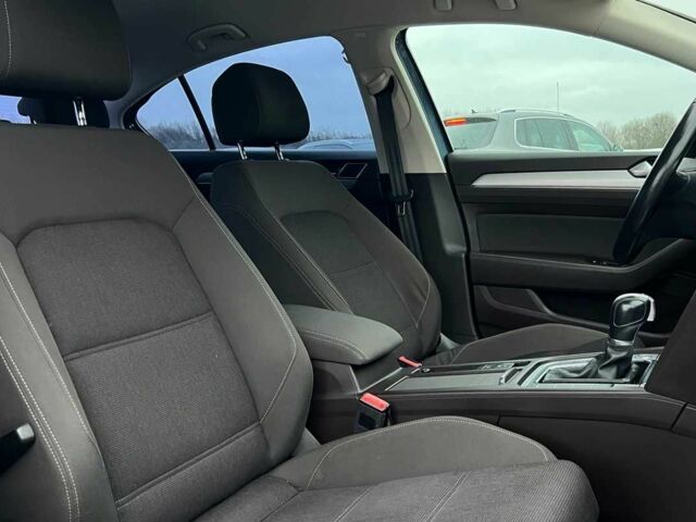 Синий Фольксваген Пассат, объемом двигателя 1.8 л и пробегом 149 тыс. км за 345 $, фото 16 на Automoto.ua