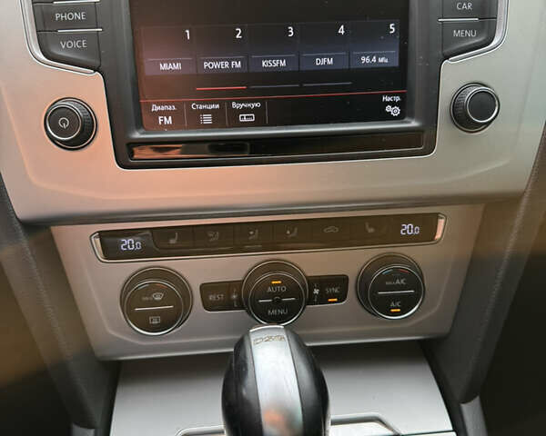 Синий Фольксваген Пассат, объемом двигателя 1.97 л и пробегом 266 тыс. км за 14700 $, фото 30 на Automoto.ua