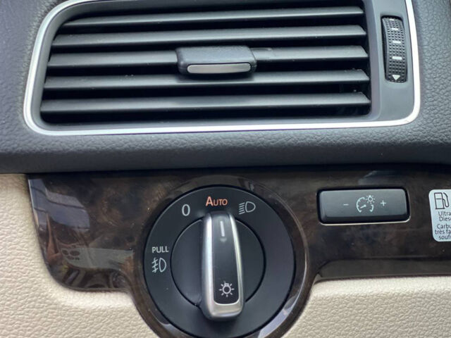 Синій Фольксваген Пассат, об'ємом двигуна 2 л та пробігом 138 тис. км за 12500 $, фото 8 на Automoto.ua