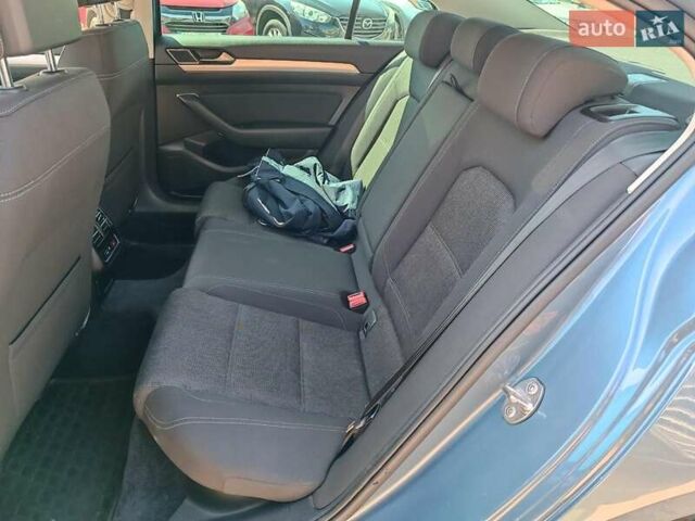 Синій Фольксваген Пассат, об'ємом двигуна 1.4 л та пробігом 96 тис. км за 17440 $, фото 11 на Automoto.ua