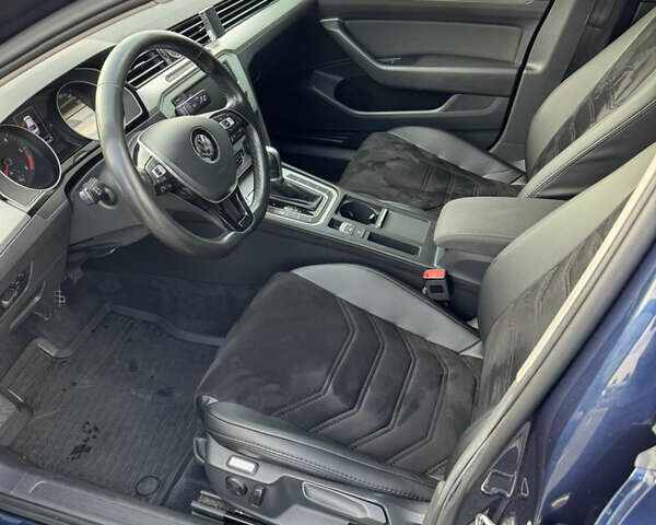 Синий Фольксваген Пассат, объемом двигателя 1.97 л и пробегом 266 тыс. км за 14700 $, фото 19 на Automoto.ua