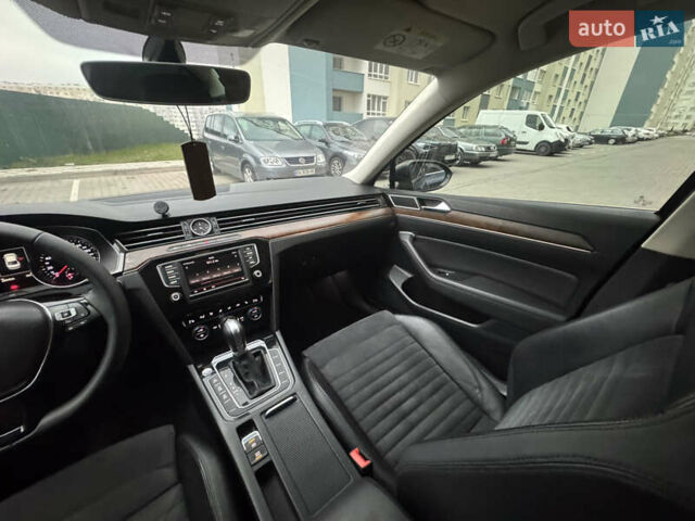 Синий Фольксваген Пассат, объемом двигателя 1.8 л и пробегом 270 тыс. км за 13999 $, фото 9 на Automoto.ua