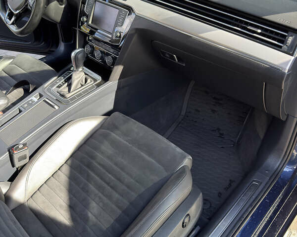 Синій Фольксваген Пассат, об'ємом двигуна 1.8 л та пробігом 157 тис. км за 18000 $, фото 10 на Automoto.ua