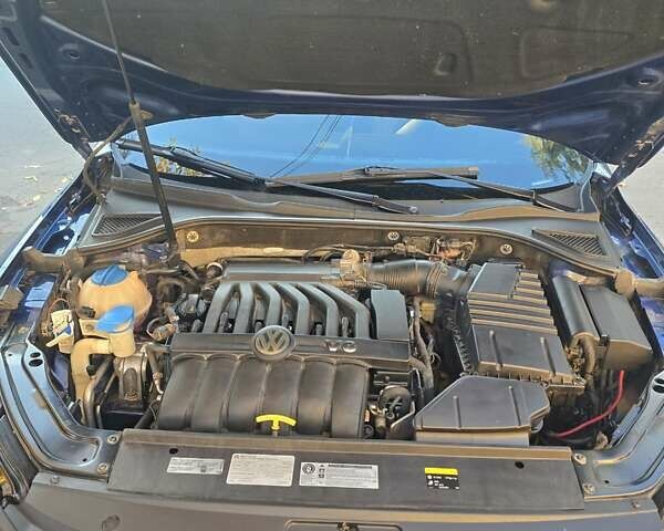 Синій Фольксваген Пассат, об'ємом двигуна 3.6 л та пробігом 155 тис. км за 16000 $, фото 24 на Automoto.ua