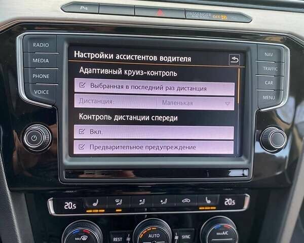 Синій Фольксваген Пассат, об'ємом двигуна 2 л та пробігом 261 тис. км за 16200 $, фото 48 на Automoto.ua
