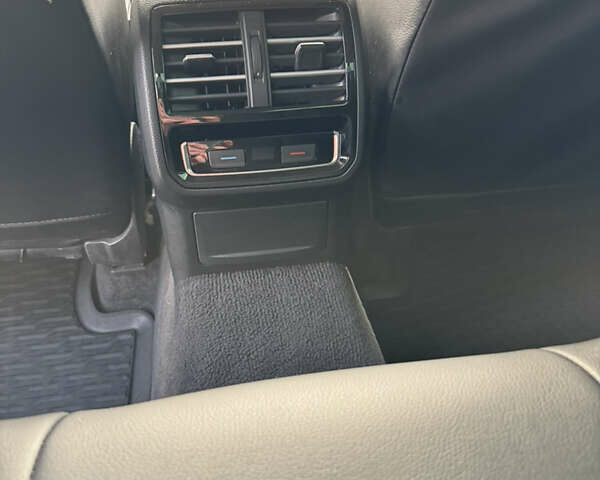 Синий Фольксваген Пассат, объемом двигателя 1.97 л и пробегом 266 тыс. км за 14700 $, фото 26 на Automoto.ua