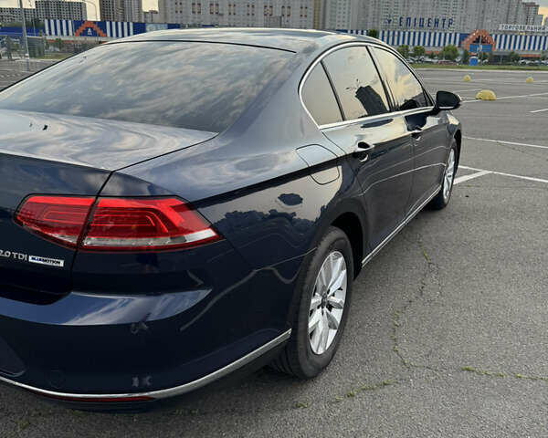 Синий Фольксваген Пассат, объемом двигателя 1.97 л и пробегом 266 тыс. км за 14700 $, фото 5 на Automoto.ua