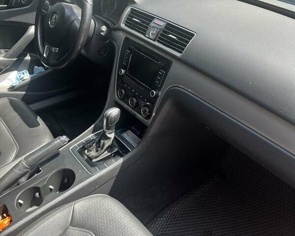 Синій Фольксваген Пассат, об'ємом двигуна 1.8 л та пробігом 118 тис. км за 14000 $, фото 12 на Automoto.ua