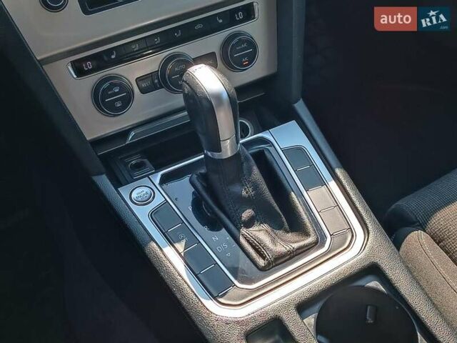 Синій Фольксваген Пассат, об'ємом двигуна 1.4 л та пробігом 96 тис. км за 17440 $, фото 16 на Automoto.ua