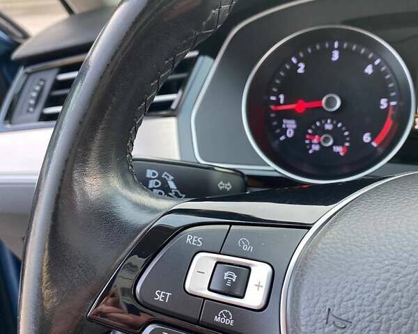 Синій Фольксваген Пассат, об'ємом двигуна 2 л та пробігом 261 тис. км за 16200 $, фото 30 на Automoto.ua