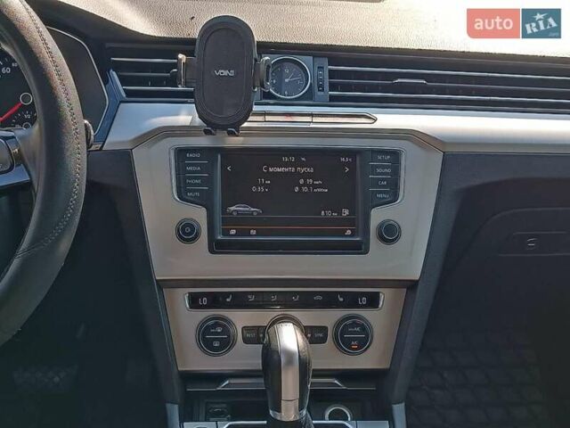 Синій Фольксваген Пассат, об'ємом двигуна 1.4 л та пробігом 96 тис. км за 17440 $, фото 19 на Automoto.ua