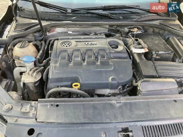 Синий Фольксваген Пассат, объемом двигателя 1.97 л и пробегом 235 тыс. км за 13300 $, фото 15 на Automoto.ua