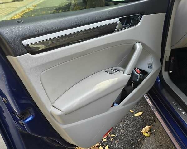 Синій Фольксваген Пассат, об'ємом двигуна 3.6 л та пробігом 155 тис. км за 16000 $, фото 13 на Automoto.ua