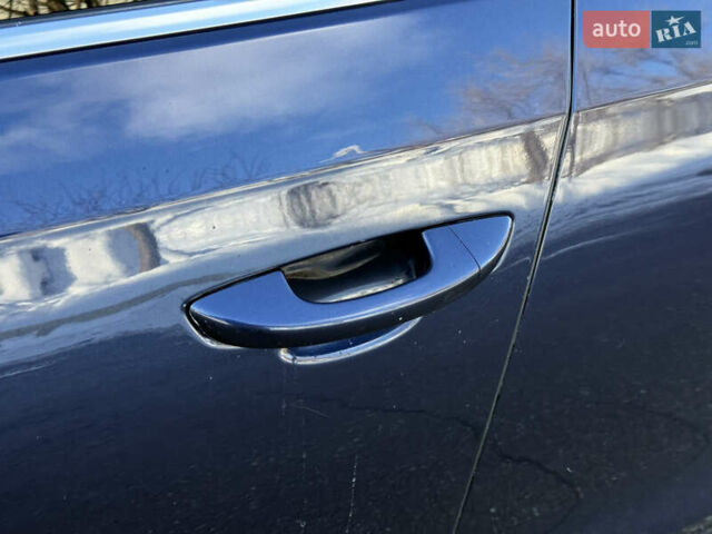 Синий Фольксваген Пассат, объемом двигателя 1.8 л и пробегом 229 тыс. км за 7999 $, фото 18 на Automoto.ua