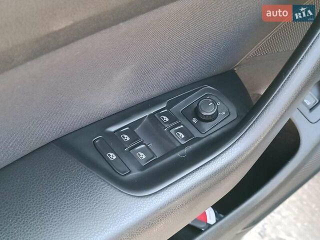 Синій Фольксваген Пассат, об'ємом двигуна 1.4 л та пробігом 96 тис. км за 17440 $, фото 20 на Automoto.ua