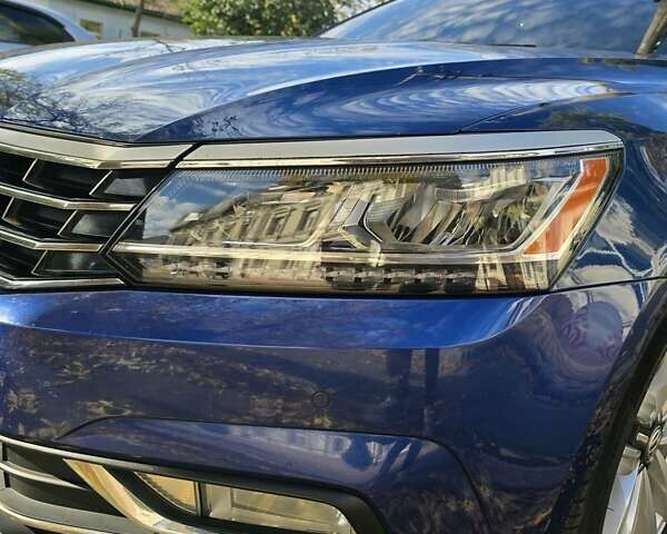 Синій Фольксваген Пассат, об'ємом двигуна 3.6 л та пробігом 155 тис. км за 16000 $, фото 5 на Automoto.ua