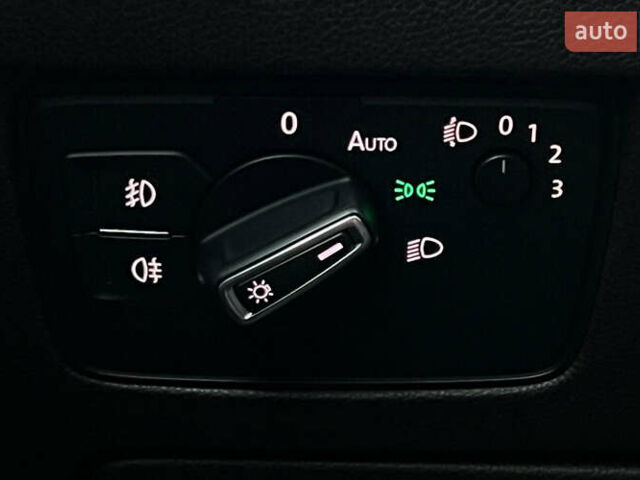 Синий Фольксваген Пассат, объемом двигателя 1.8 л и пробегом 149 тыс. км за 14500 $, фото 15 на Automoto.ua