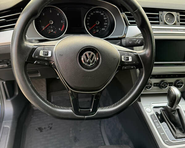 Синий Фольксваген Пассат, объемом двигателя 1.97 л и пробегом 266 тыс. км за 14700 $, фото 27 на Automoto.ua