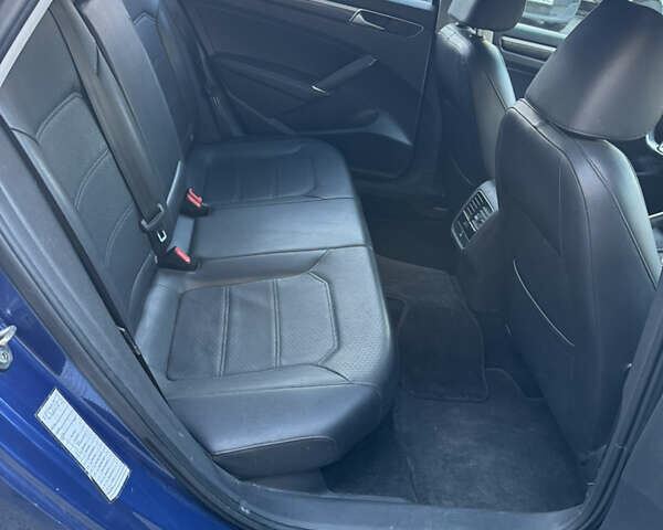 Синий Фольксваген Пассат, объемом двигателя 1.8 л и пробегом 169 тыс. км за 11500 $, фото 6 на Automoto.ua