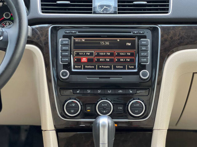 Синій Фольксваген Пассат, об'ємом двигуна 2 л та пробігом 138 тис. км за 12500 $, фото 13 на Automoto.ua