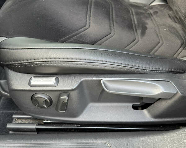 Синий Фольксваген Пассат, объемом двигателя 1.97 л и пробегом 266 тыс. км за 14700 $, фото 20 на Automoto.ua