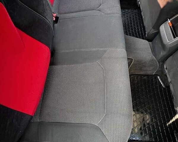 Синій Фольксваген Пассат, об'ємом двигуна 1.8 л та пробігом 180 тис. км за 11300 $, фото 14 на Automoto.ua